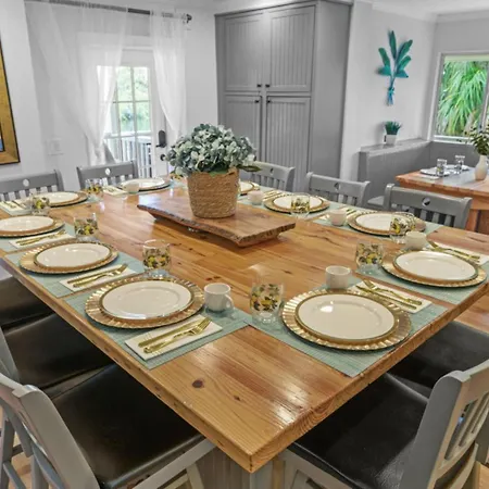 Sleeps 40! 13Br•Heated Pool•Waterfront Resort•Spa-2