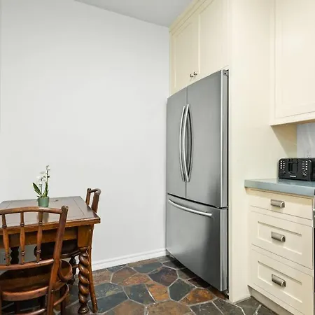Santa Barbara Beach Cottage-2