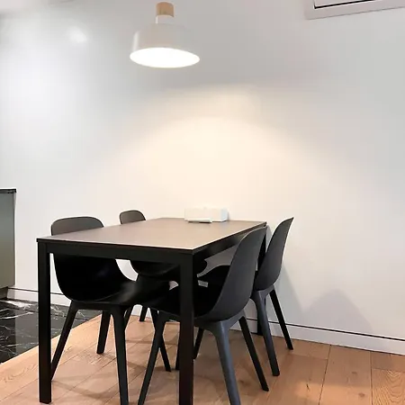 Ample And Cozy Stay In Brooklyn-2