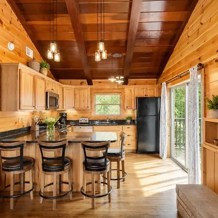Honey Bee Hideaway Your Sweet Mountain Escape-2
