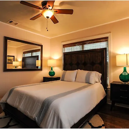 The Coyle Cabin - Close To Downtown, Stadiums, U Of H, Med Center-3