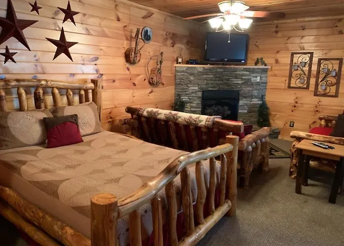 5 O' Clock Somewhere Cabin Pigeon Forge