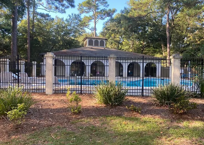 Hhi Homes- Newly Renovated Cozy Modern Pet-Friendly Villa-Ideal Location Hilton Head Island
