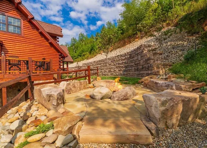 Roaring Fork Lodge Gatlinburg