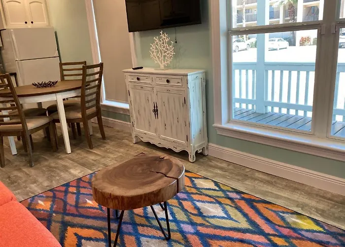 South Padre Island Beach House Retreat Downstairs