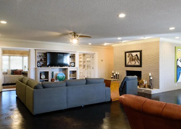 Oakwood Manor - Steps To Oaklawn, Minutes To Downtown, Lakes, More Hot Springs