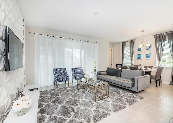 Solara Resort Townhome, 15 Minutes From Disney Kissimmee