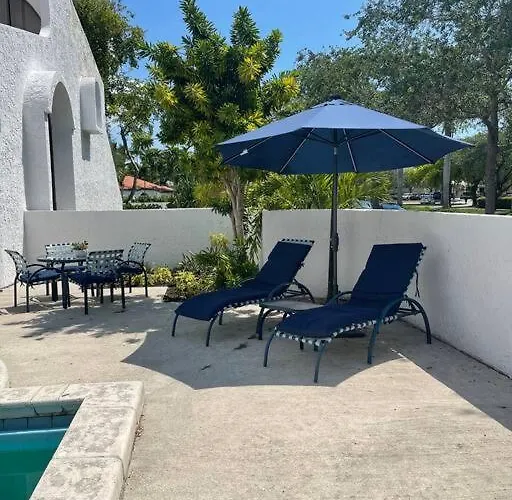 Villa At St. James Place “H”, Luxury, Pet Friendly Miami