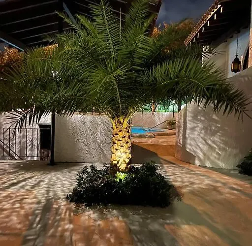 Villa At St. James Place “H”, Luxury, Pet Friendly Miami