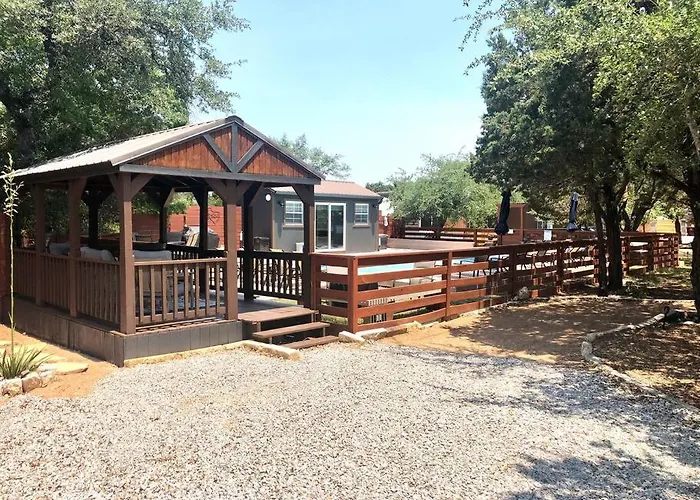 The Bison Cabin - The Cabins At Rim Rock Austin
