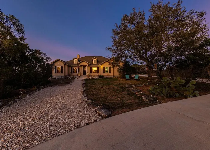 Hilltop Hideaway-Rest, Relax, Reconnect! New Braunfels