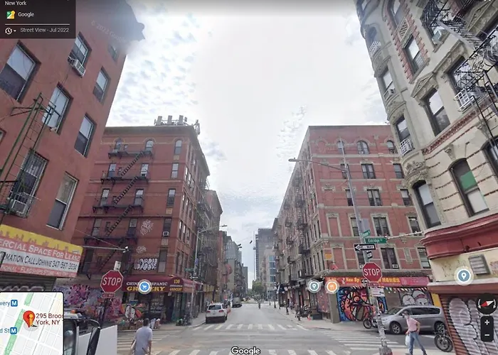 Antique Victorian 2 Bedroom Best Location New York
