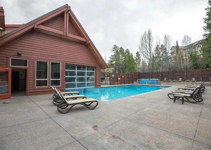 Chimney Ridge Sunflower Townhome: Walk To Lift, Private Hot Tub Breckenridge