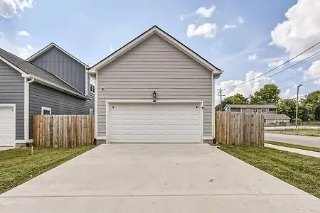 New Build 5 Min To Broadway Sleeps 10 Villa Nashville