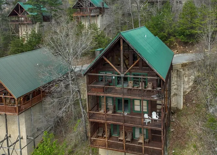 Million Dollar View - Games, Hot Tub & Movie Theater! Villa Pigeon Forge