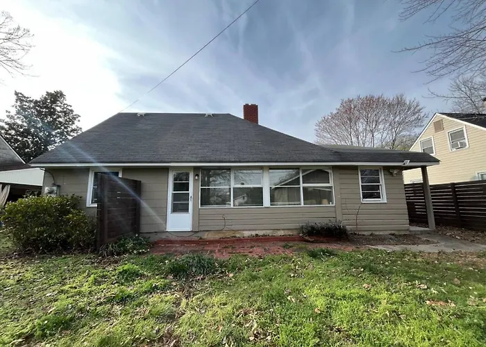 Sweet Sunny Summit House Villa Greensboro
