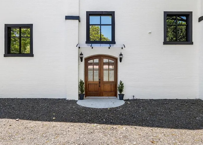 The Vestry On Read - Entire Villa Columbia