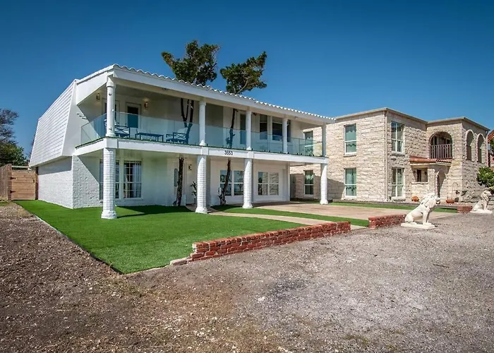 Ocean Drive Splendor Awaits Villa Corpus Christi