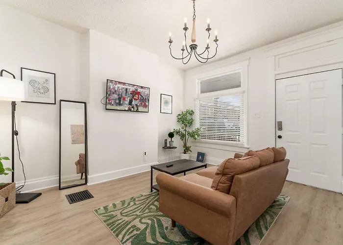 Housepitality - The Madison House - Brand New Villa Columbus