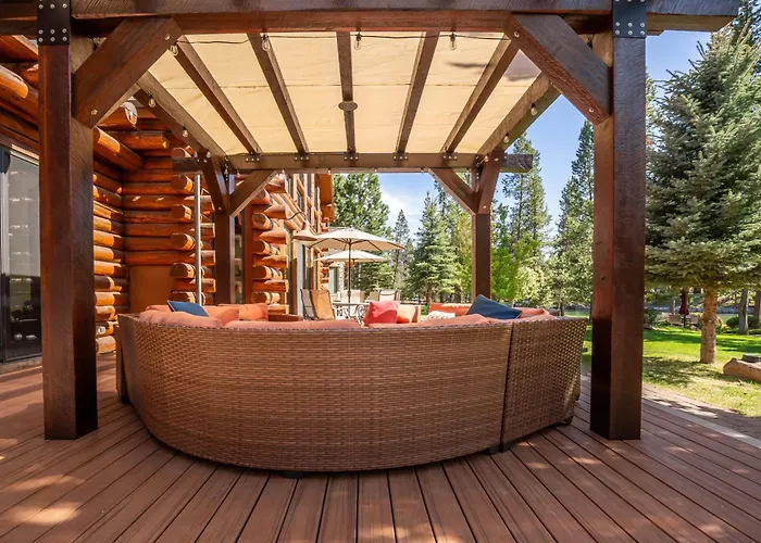 Deschutes River Lodge Paddleboards Hot Tub And More Bend