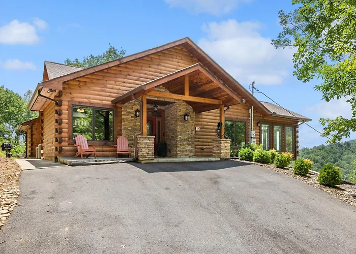 Take Me Down To "Bearadise City", A Luxurious 4 Bedroom Cabin Nestled In The Cobbly Knob Resort! Gatlinburg