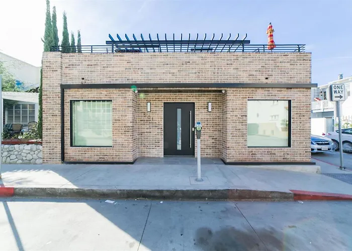 501 E Bay Ave Villa Newport Beach