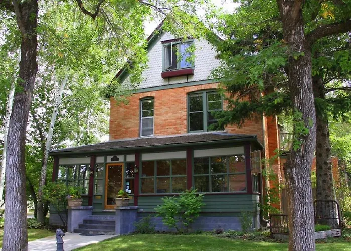 Historic Neighborhood 2 Blocks From Downtown Bozeman, Villa