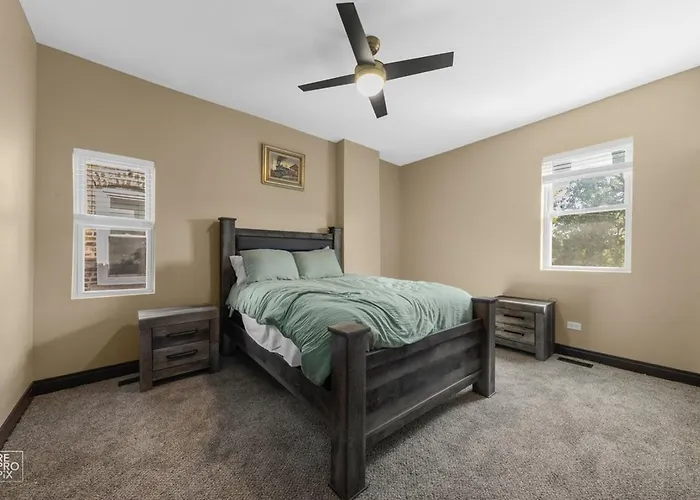 Romantic 3 Bed Home In The Heart Of The Park Chicago