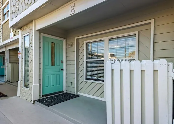 Seaquest 3 Stories Beach Front Destin