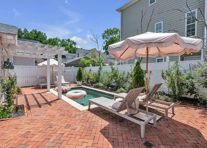 The Pink House Villa Virginia Beach
