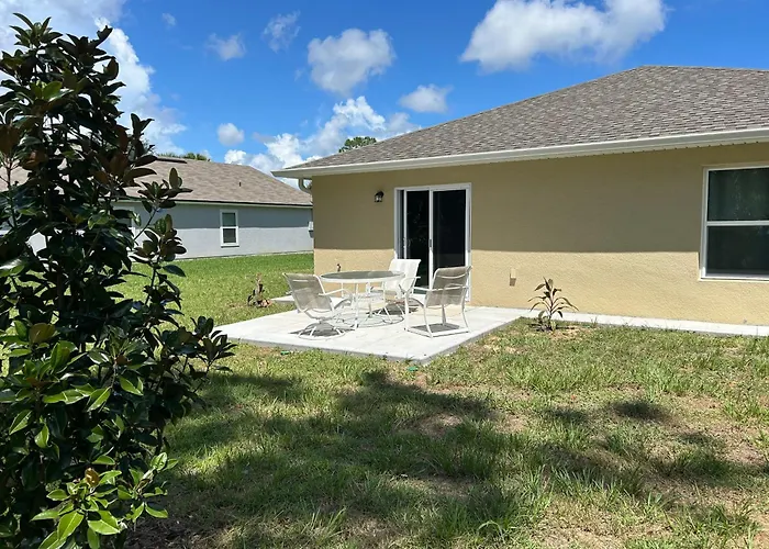Beautiful Palmwood Drive Bungalow Palm Coast