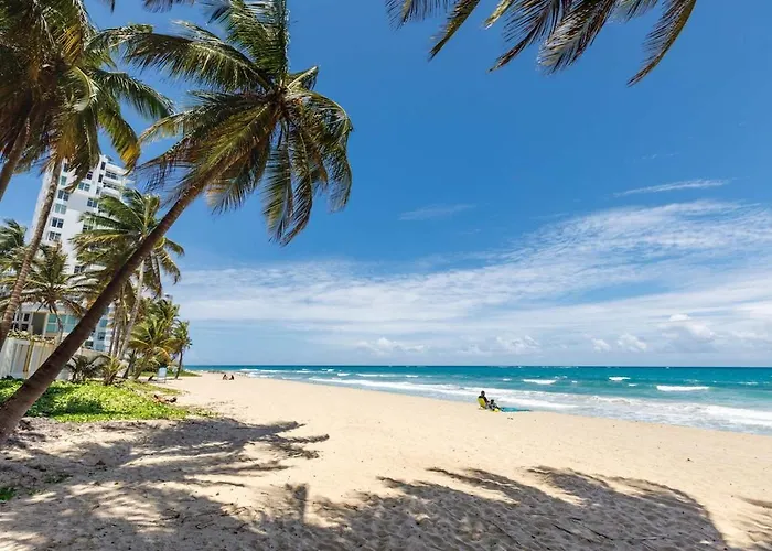 Condado Apt- Private Beach, Pool, & Family Ready! San Juan