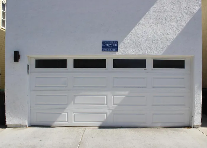 3 Bedrooms Newport Beach