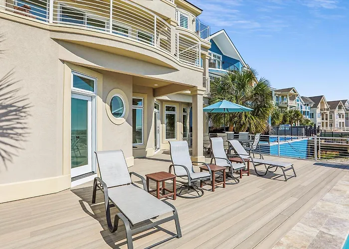 9 Singleton Beach Place- Renovated, Oceanfront, Pool, Elevator, Free Activities Included Hilton Head Island
