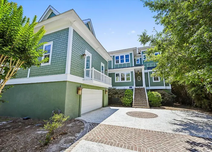 18 Sand Dollar Road- Oceanfront, Large Private Pool, Hot Tub Free Activities Included Hilton Head Island