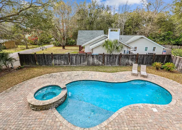 13 Moonshell Rd- Near Ocean,Huge Pool,Fully Fenced Backyard! Free Activities! Villa Hilton Head Island