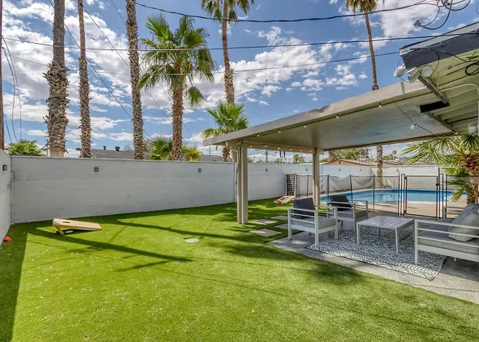 Getaway Villa W Pool In Vegas 10 Mins To Strip Las Vegas