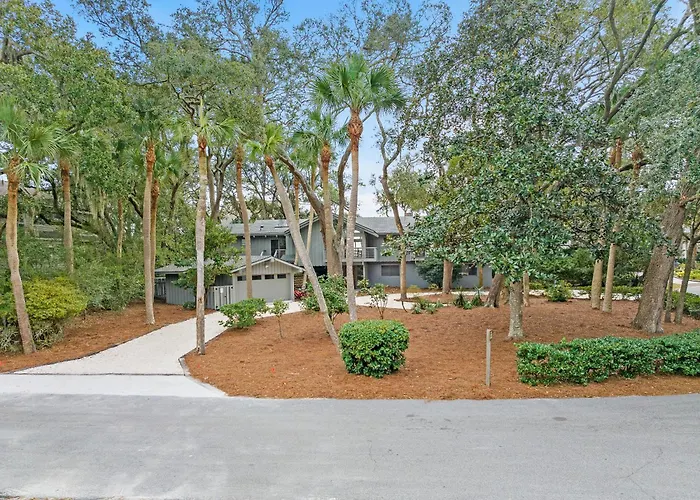 Large Oceanfront Pool ~ Classically Updated Historic Beach Home ~ 2 E. Beach Lagoon Hilton Head Island