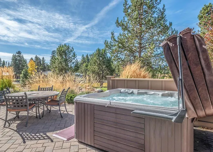 Pony Express 5 Villa Bend