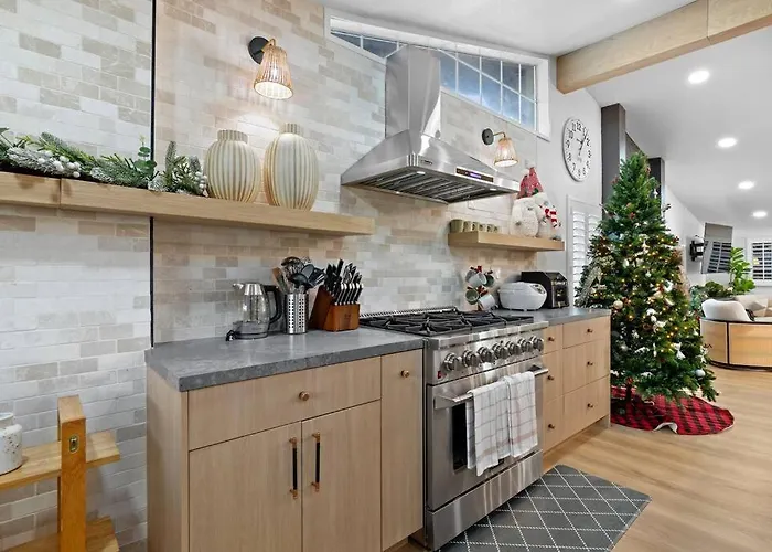 Modern Anaheim Stay- Minutes To Disney& Family Fun