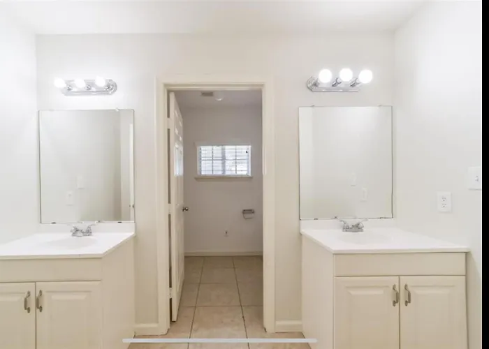 Breezy Knolls Villa Houston