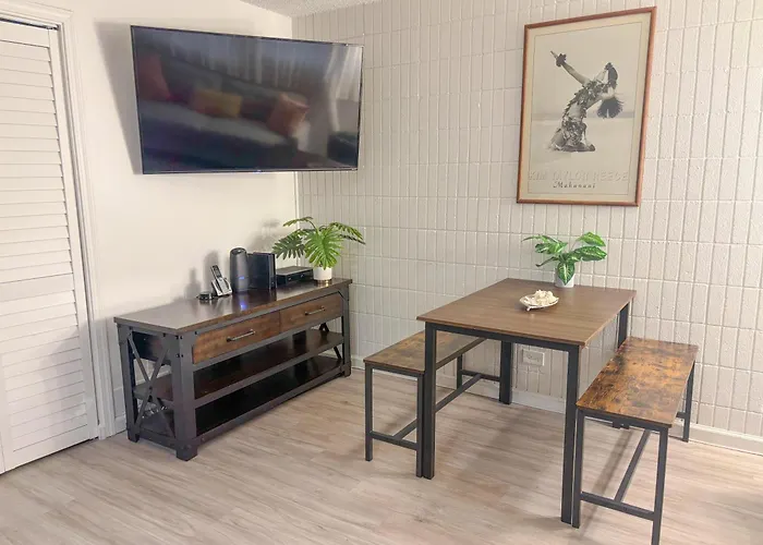 Relaxing Kalakauan 1-Bedroom Honolulu