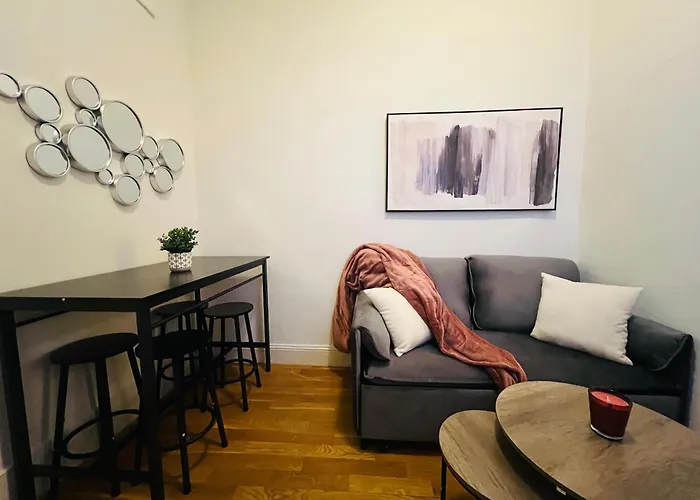 Piers New York Apartment