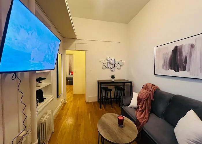 Piers New York Apartment