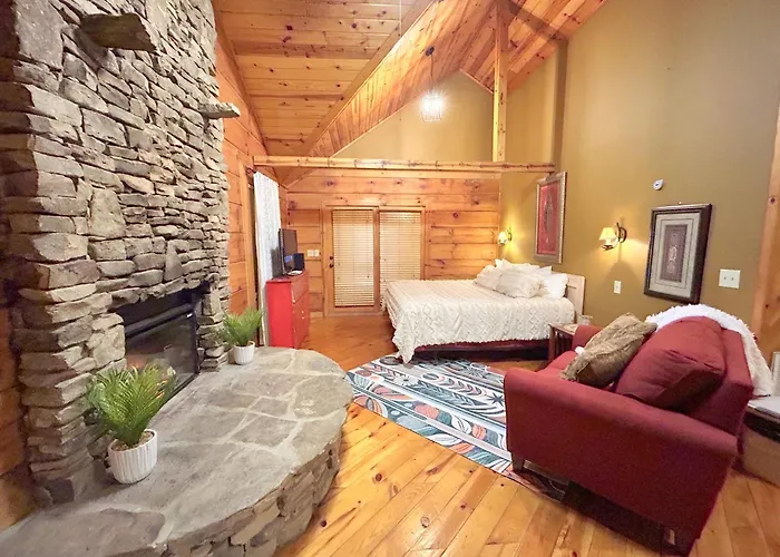 Honeymoon Hideaway Villa Gatlinburg