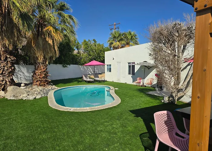 The Pink Paloma - A Barbie Inspired Villa In Palm Springs