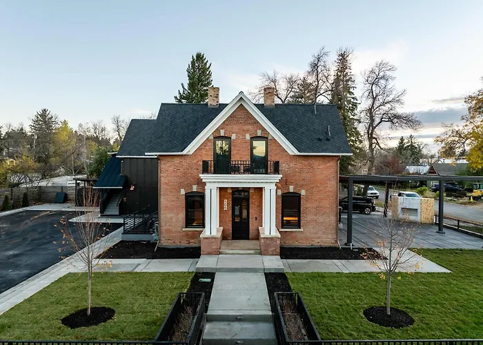 Experience The Romance Of The Historic Rouse House Bozeman
