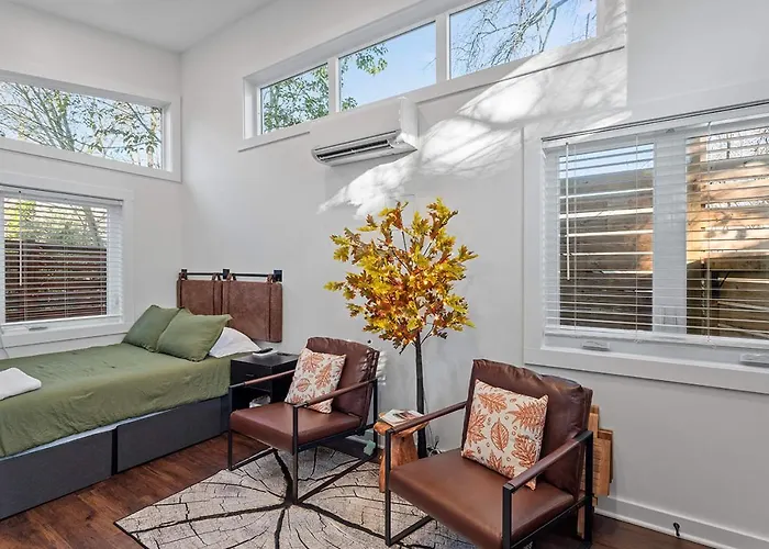 The Acorn - Tiny House In Historic Oakwood Villa Raleigh