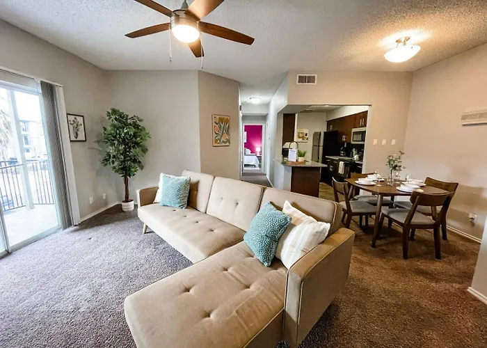 Comfortable Family Stay With Pool, Near Beach Corpus Christi