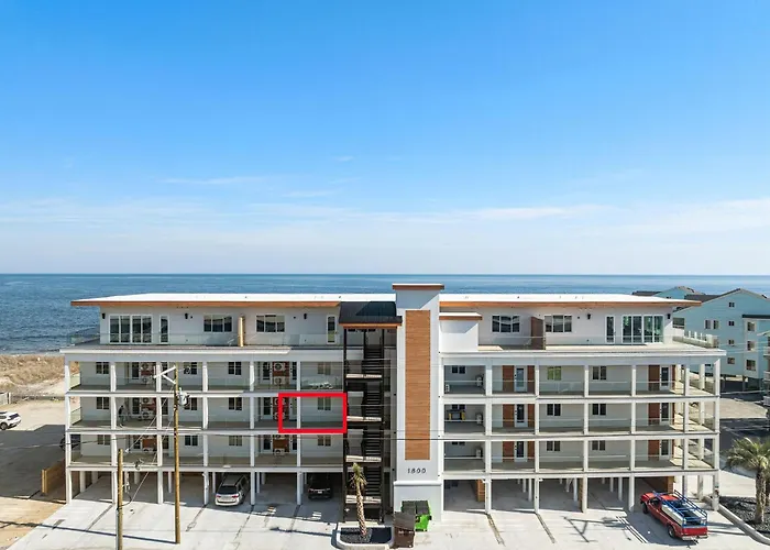 Ocean Breeze Oasis Oceanfront Condo Pool & Elevator Carolina Beach